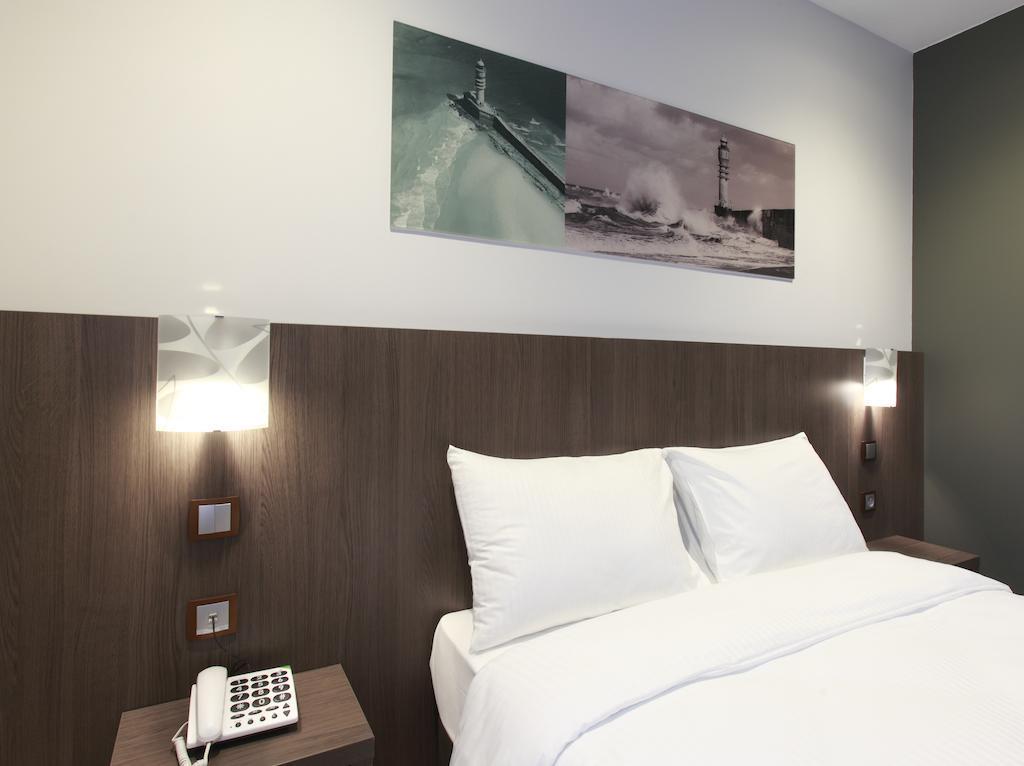 Hotel The Originals City, L'haut' Aile, Coquelles-calais Tunnel S/manche L'hautaile
